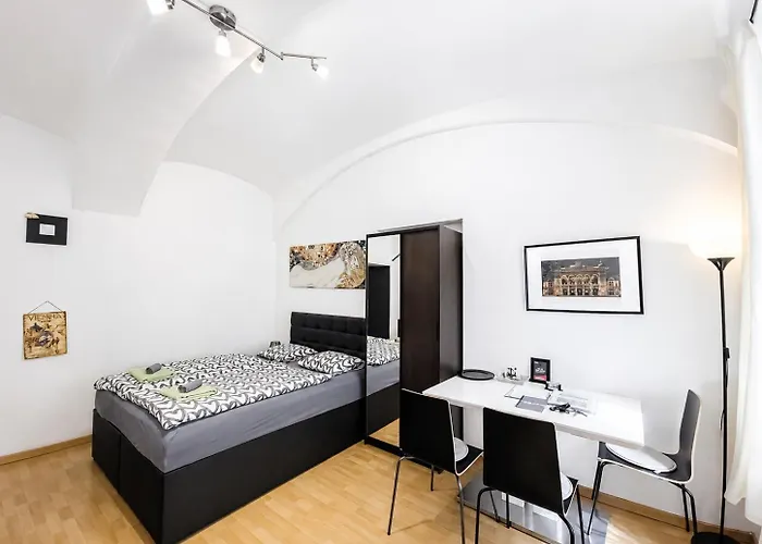 Msq Diana - 10 Min From Center - Free Coffee And Tea - High Speed Internet Appartement